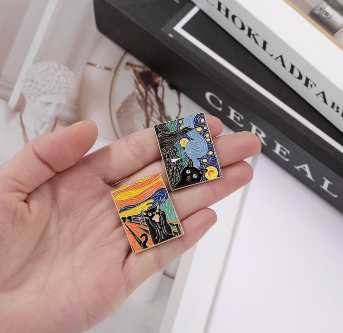 Famous Art Picture Frames with Cats enamel pin - view 9