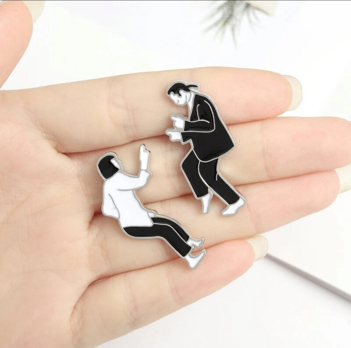 Pulp Fiction enamel pin - view 3