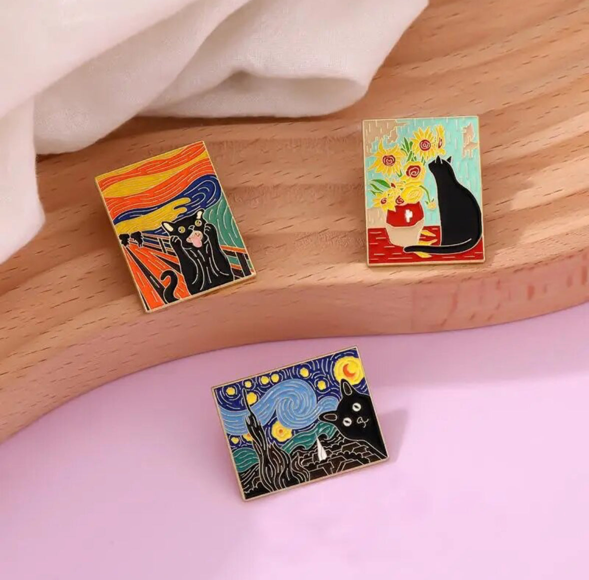 Famous Art Picture Frames with Cats enamel pin - view 1