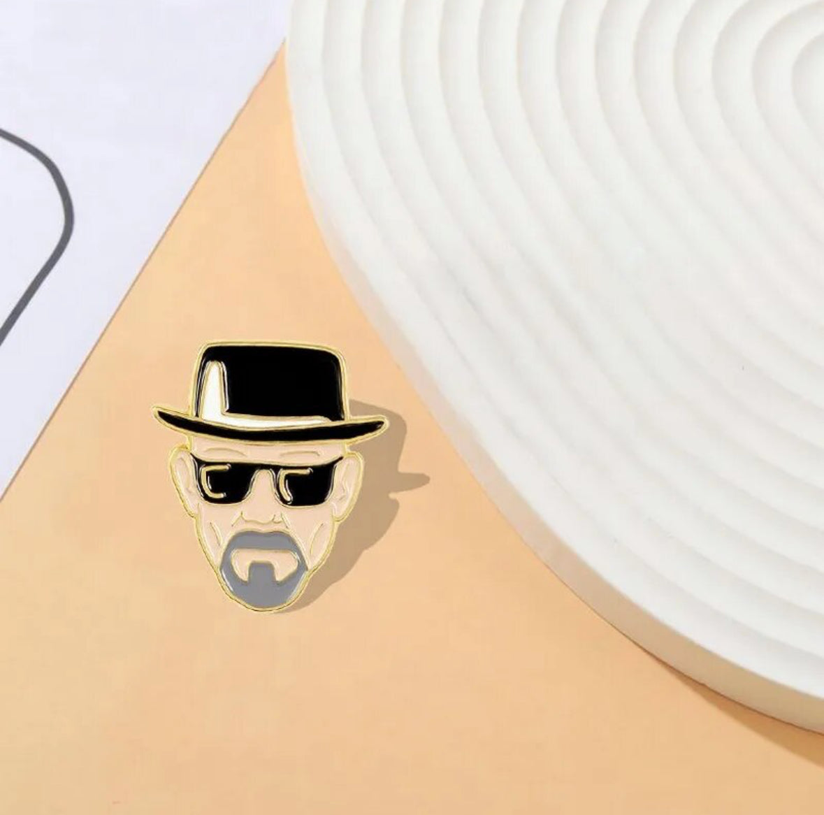 Breaking Bad / Heisenberg enamel pin - view 3